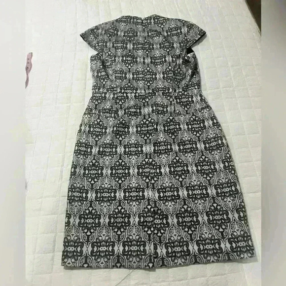 Adrianna Papell Black and Silver Demask Print Bodycon Dress Size 10P - Picture 5 of 5